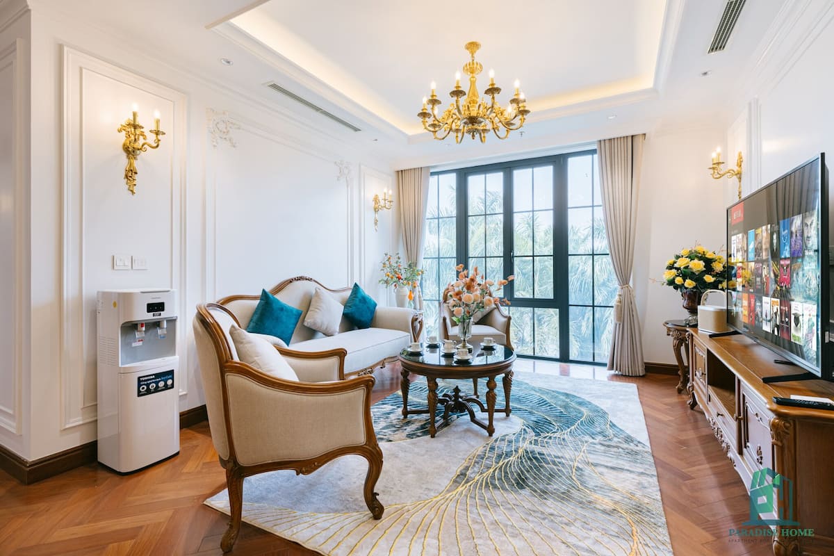 Royal Apartment, 2 Bedrooms, Bathtub, Lakeside | Living area