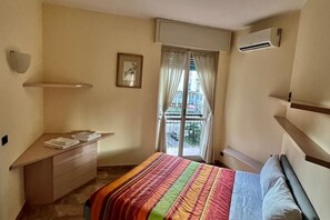 2 slaapkamers, een strijkplank/strijkijzer, wifi, beddengoed