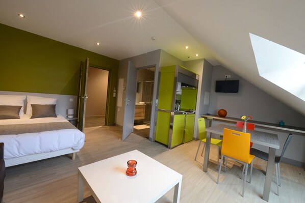 1 bedroom, travel crib, free WiFi, bed sheets