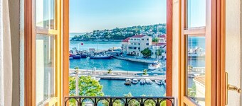 Villa Lilijana - Four Bedroom Villa, Sleeps 8