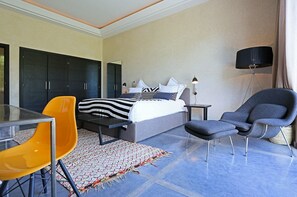 7 Schlafzimmer, Bügeleisen/Bügelbrett, Internetzugang, Bettwäsche