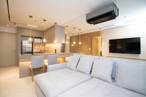 Basic Apartment (534861) | Living area