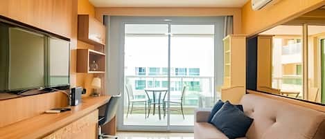 Basic Apartment | Living area