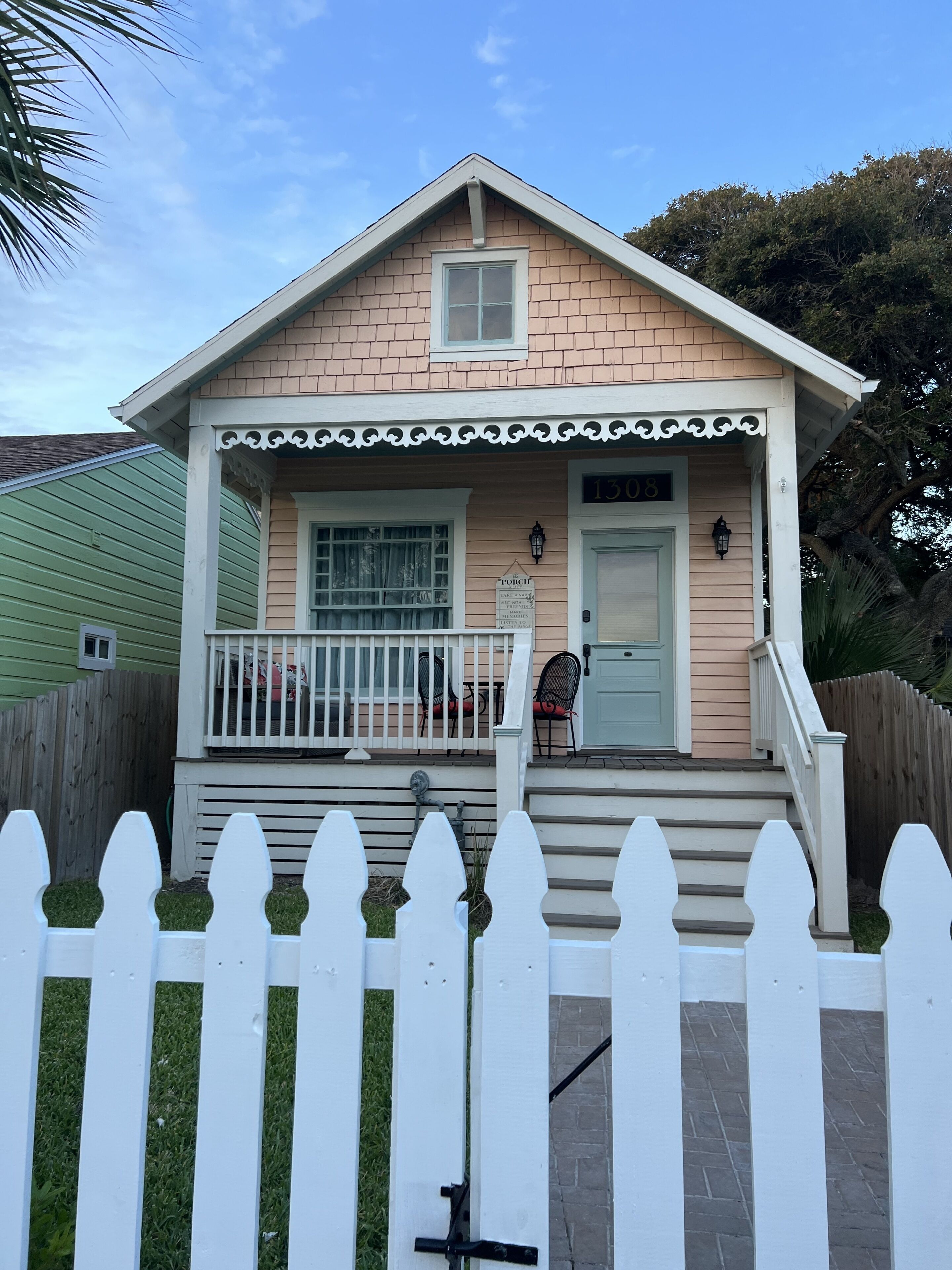 Cute, updated home close to the beach!