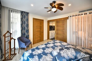 4 Schlafzimmer, Schreibtisch, Bügeleisen/Bügelbrett, WLAN