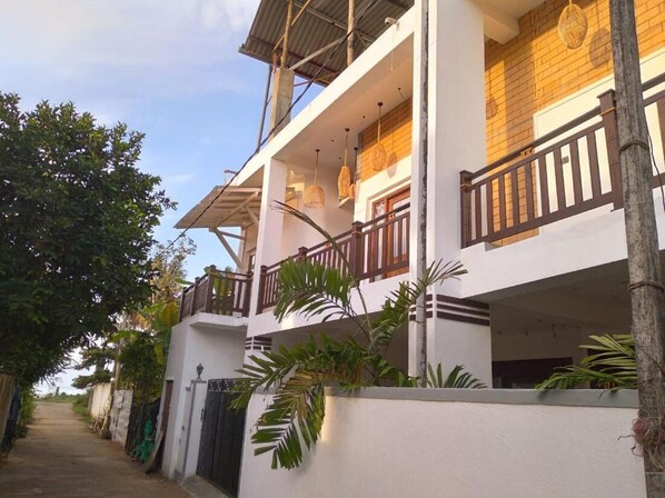 Exterior - Room in Villa - Surf 247 Weligama - Deluxe Double Room With Side Sea View (Weligama)