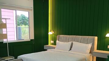 4 bedrooms, iron/ironing board, bed sheets