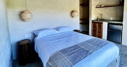 Turquoise Suite: Serene Queen Comfort with Ocean Views at La Joya