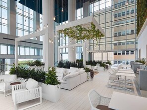 Interior - Downtown Chicago Luxury Apartment (Chicago)