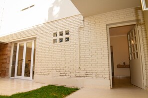 Exterior detail - Spacious high end house in a perfect central location (Mendoza)
