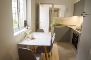 Mikrobølgeovn, ovn og kokeplater