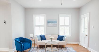 Beautiful Home in Historic Waterfront District, Walk to Downtown!