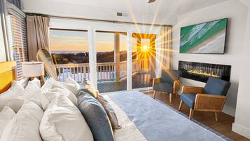 6 bedrooms, desk, iron/ironing board, free WiFi