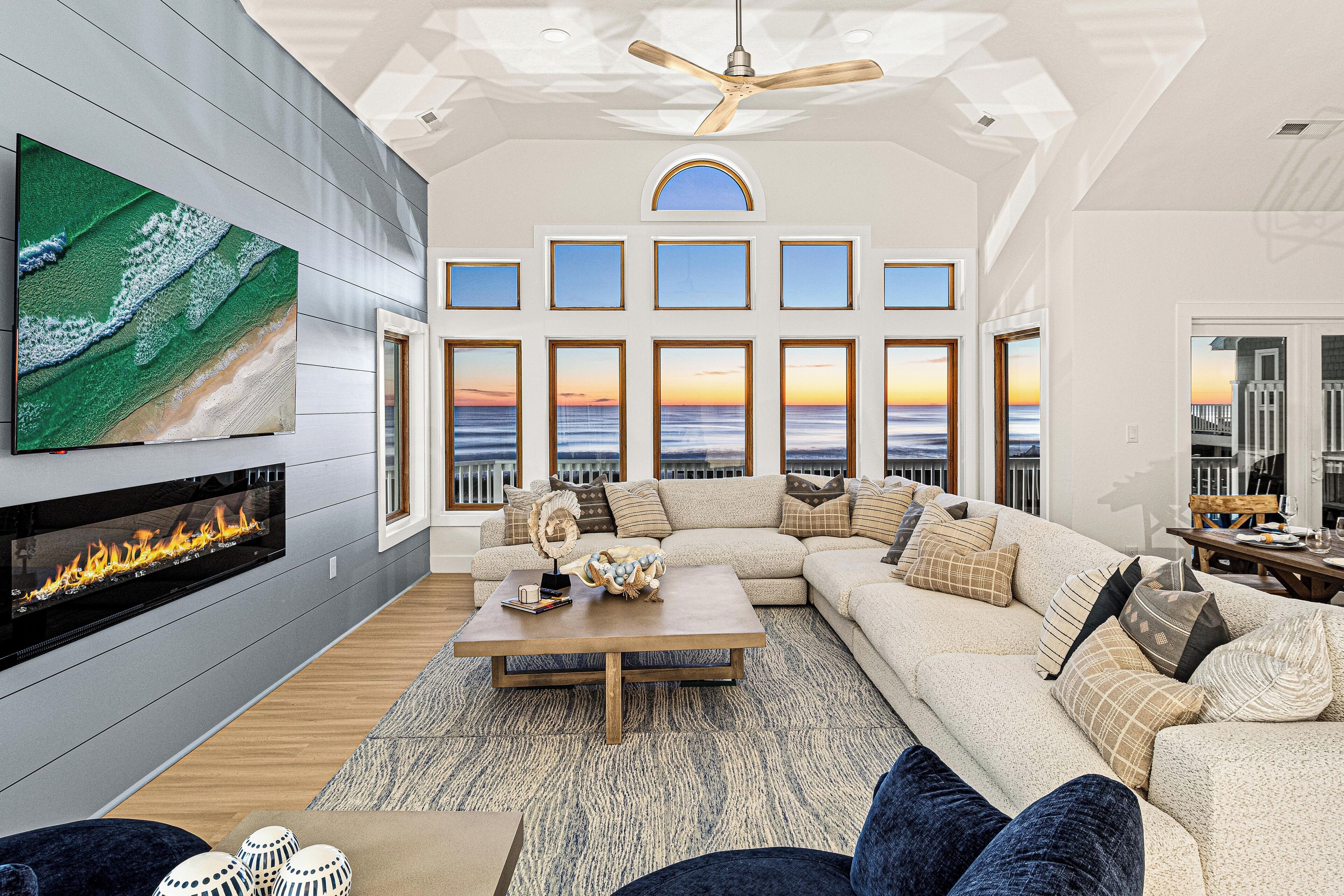 Smart-TV, Kamin, Videospiele, DVD-Player