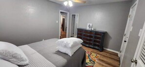 2 bedrooms - Cozy Cottage Close to Downtown (Corpus Christi)