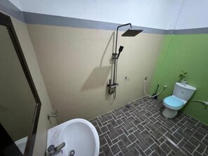 Room, 1 Bedroom, Smoking | Bathroom