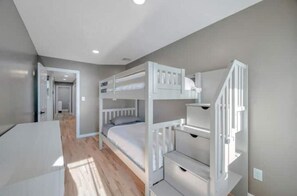 4 chambres, fer et planche à repasser, Wi-Fi gratuit, draps fournis