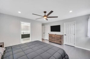 4 bedrooms, iron/ironing board, free WiFi, bed sheets