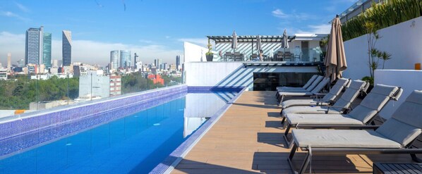 A heated pool - Rooftop Apartment in Condesa w Air Conditioning (Ciudad de México)