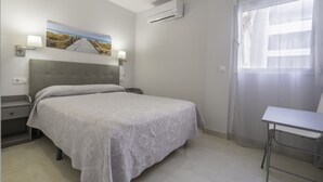 2 bedrooms, iron/ironing board, WiFi, bed sheets - Atico de dos Dormitorios con Terraza y Litera (Fuengirola)