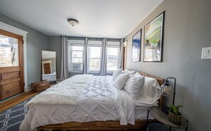 8 bedrooms, iron/ironing board, WiFi, bed sheets