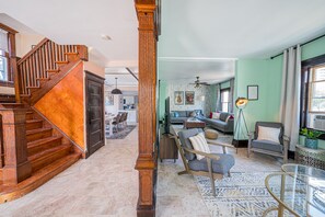 Living area - Luxury 8 BR/4.5 Ba - Just 1 block from the Beach! (Atlantic City)