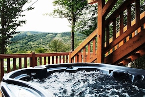 Tina de hidromasaje al aire libre