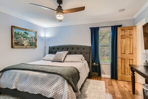 3 habitaciones, escritorio, tabla de planchar con plancha y wifi gratis