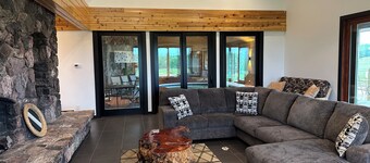 Spacious country estate featuring indoor pool, 10 miles from Marquette. 