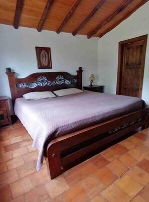 6 Schlafzimmer, Bügeleisen/Bügelbrett, kostenloses WLAN, Bettwäsche