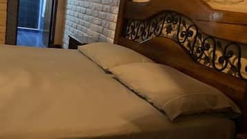 6 Schlafzimmer, Bügeleisen/Bügelbrett, kostenloses WLAN, Bettwäsche