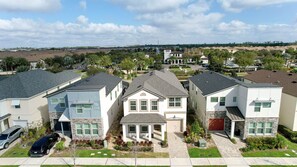 Exterior - Orlando 7BR: Free Heated Pool 28ppl & Jacuzzi (Kissimmee)