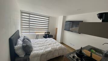 1 habitación, tabla de planchar con plancha, wifi y ropa de cama
