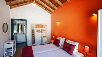 3 bedrooms, iron/ironing board, travel cot, free WiFi