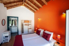 3 bedrooms, iron/ironing board, travel cot, free WiFi