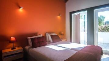 3 bedrooms, iron/ironing board, travel cot, free WiFi