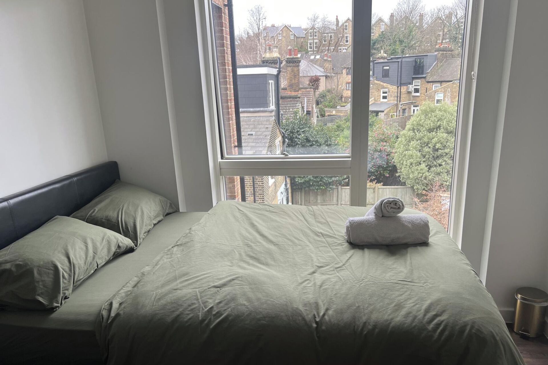 1 室のベッドルーム、アイロン / アイロン台、WiFi (無料)、ベッドシーツ