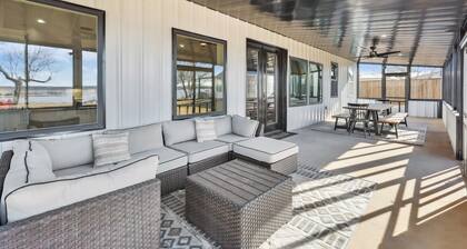 Life's A Hoot | Dock and Hot Tub! Close to Rocker B.