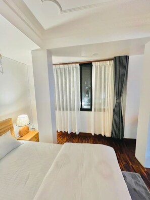 2 bedrooms, desk, soundproofing, iron/ironing board - Newa Service apartment
(Lalitpur)