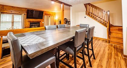 Family and pet-friendly, 2 Bedroom, 2 Bath, private townhome with wood-burning fireplace and jacuzzi tub