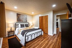 2 chambres, fer et planche à repasser, lit parapluie, Wi-Fi