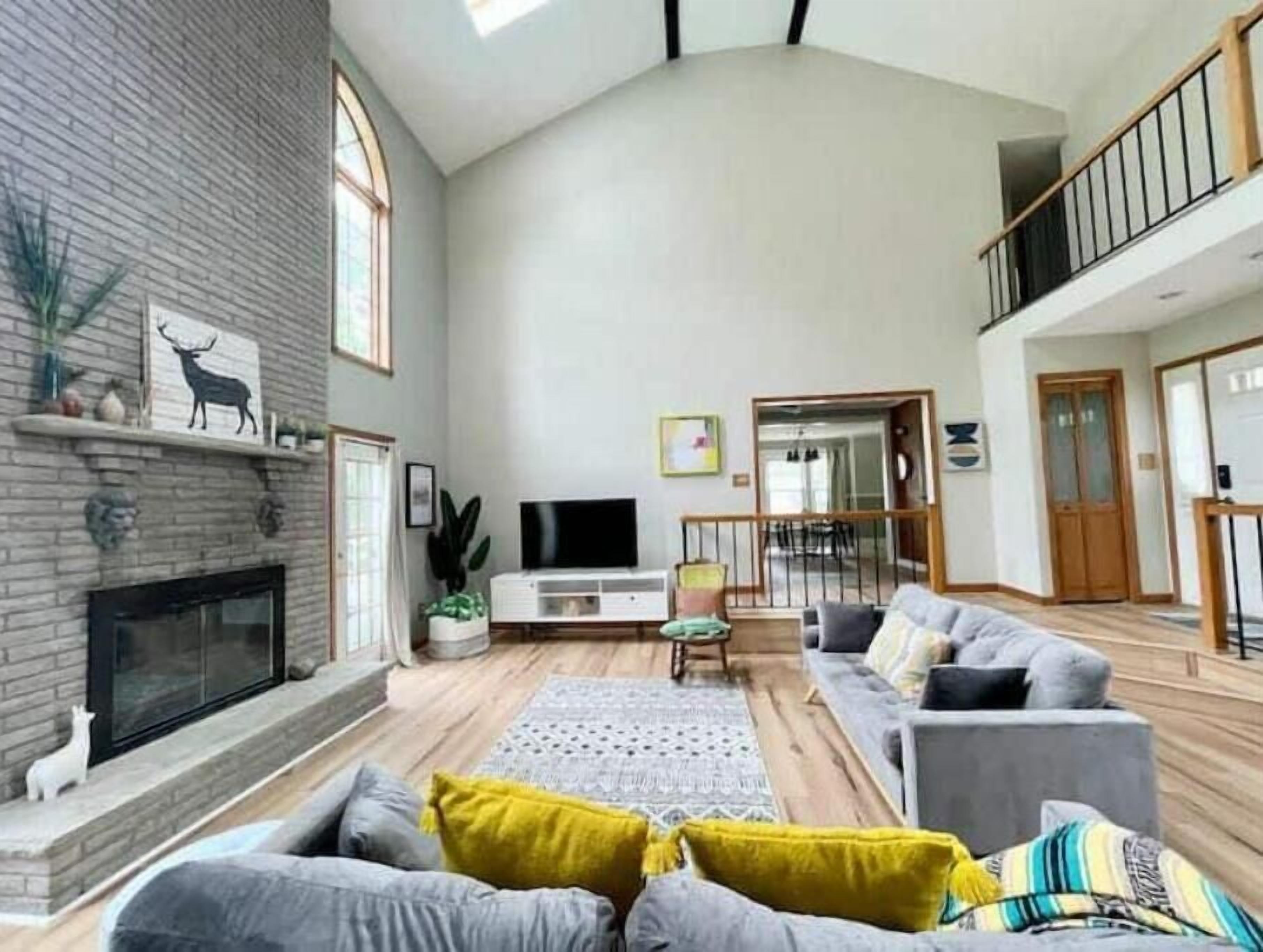 Smart-tv och eldstad