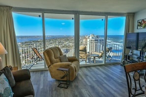 Ping pong - SEA RENITY 2BR Condo Panoramic Views of Ocean and River 25NW, Pool, Hot Tub (Daytona Beach)