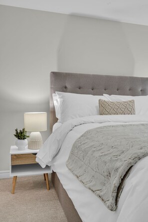 3 dormitorios, tabla de planchar con plancha, wifi gratis y ropa de cama