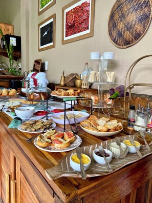 Petit déjeuner en libre-service compris tous les jours