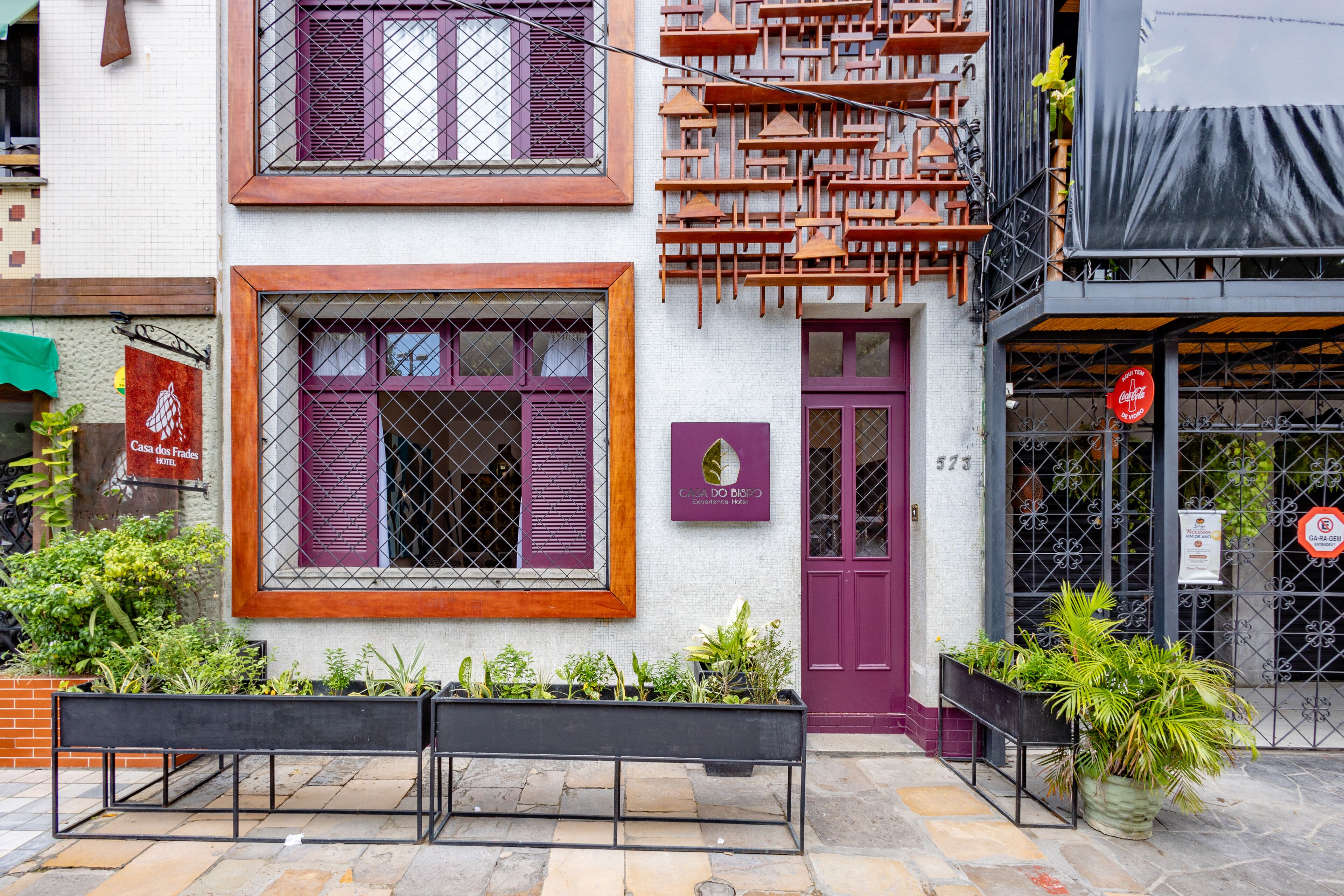 Mặt tiền nơi lưu trú