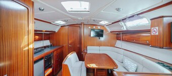 Sail into Serenity: Discover Albufeira's Charm aboard Our Elegant Sailboat 