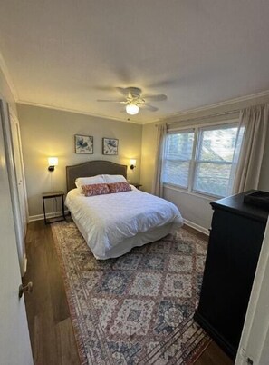 1 bedroom, desk, iron/ironing board, WiFi