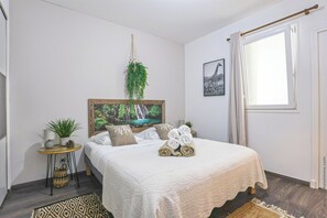 1 bedroom, iron/ironing board, internet, bed sheets