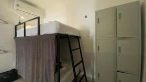 1 dormitori, espai de treball apte per a portàtils i wifi gratuïta